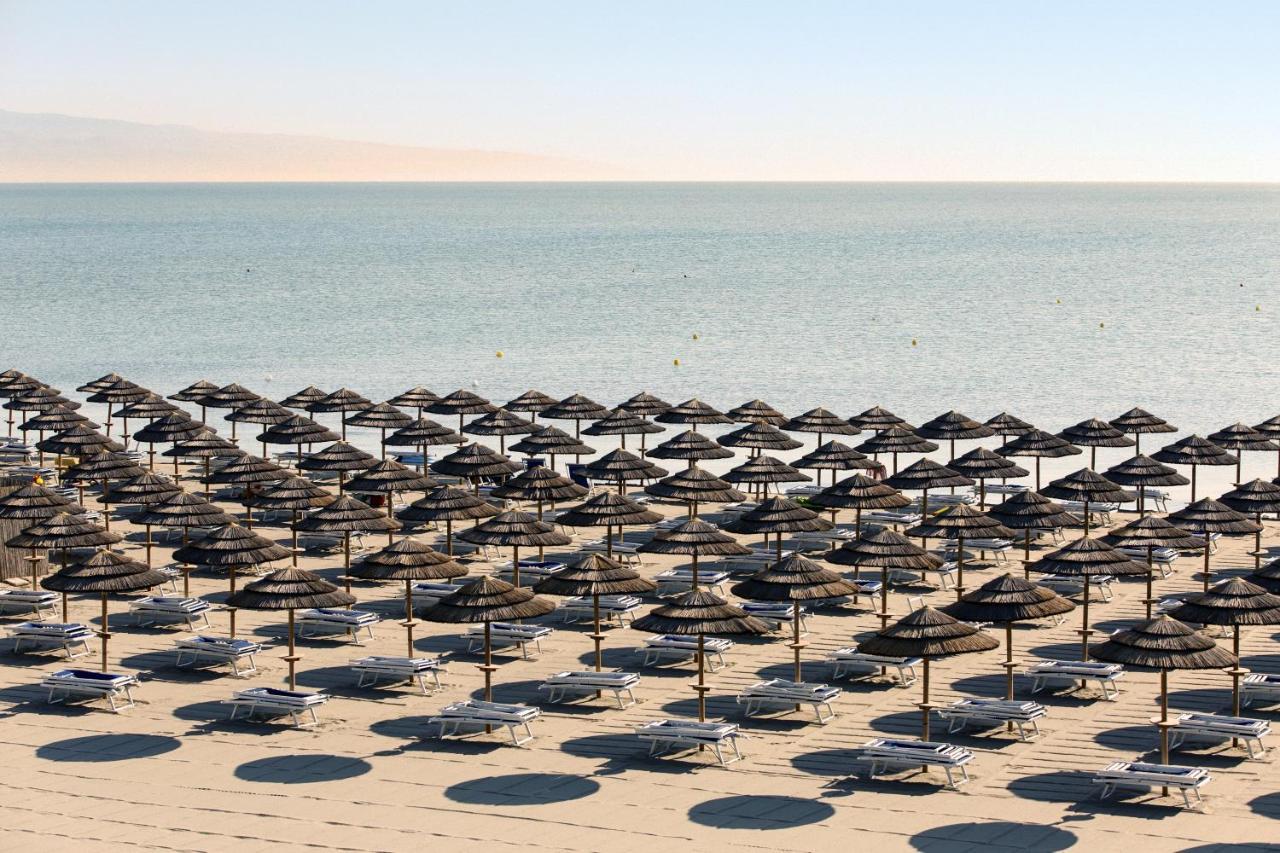 African Beach Hotel-Residence Манфредония Экстерьер фото